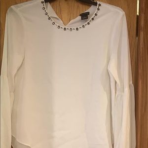 White long sleeve dress shirt.